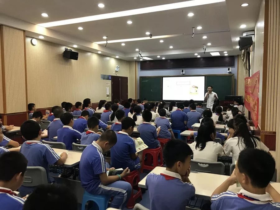 走进学校｜计智：樟坑径社区宝文学校食品安全主题宣传活动